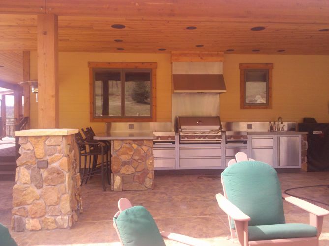 Outdoor Kitchen